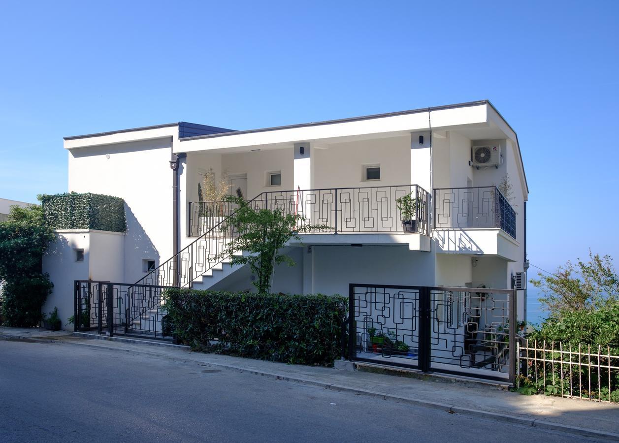 Sunset Apartments 울친 외부 사진